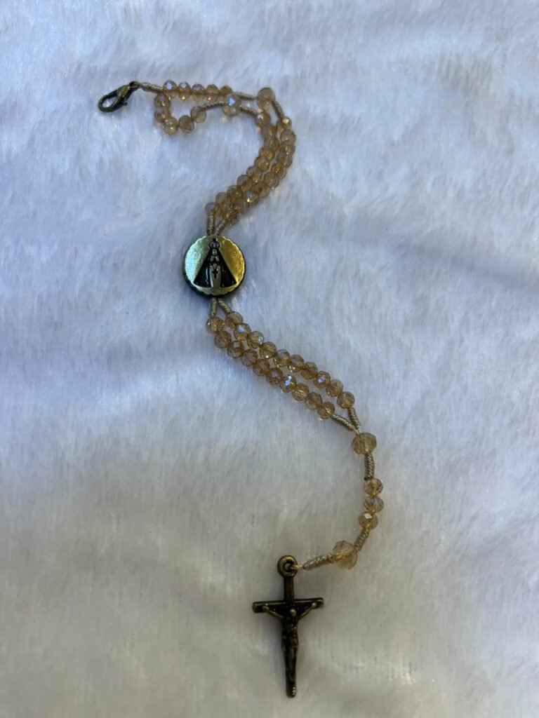 Terço Pulso - N. SRA. APARECIDA - CRISTAL CHAMPANHE - OURO VELHO