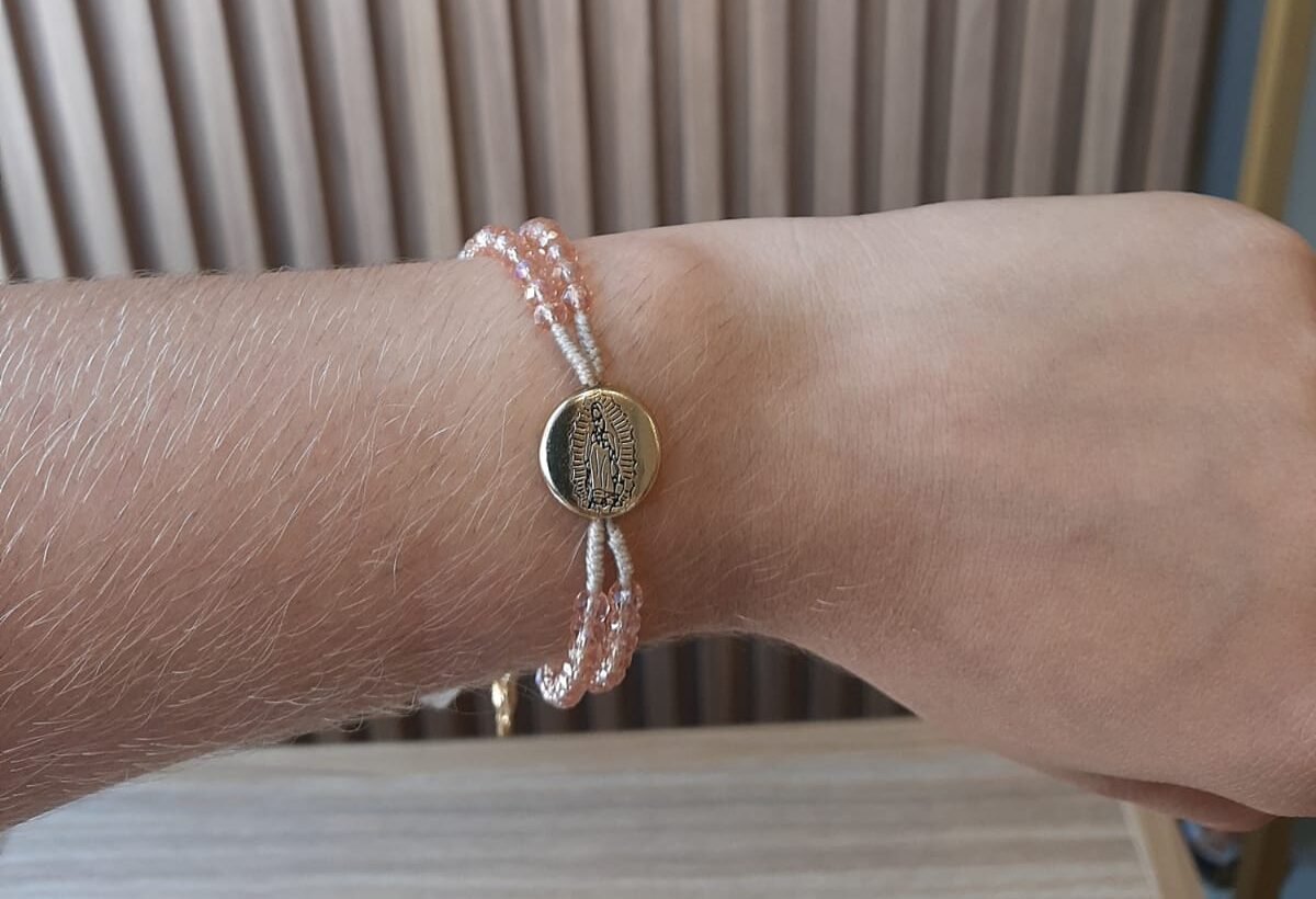 TERÇO PULSO CRISTAL ROSE TRANS - N. SRA. DE GUADALUPE - DOURADO - Imagem 2